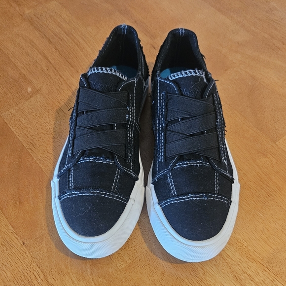 NWOT'S- VERBENAS - "Carmen" Slip-on Red Leather Espadrilles - Size 10 - Picture 2 of 12